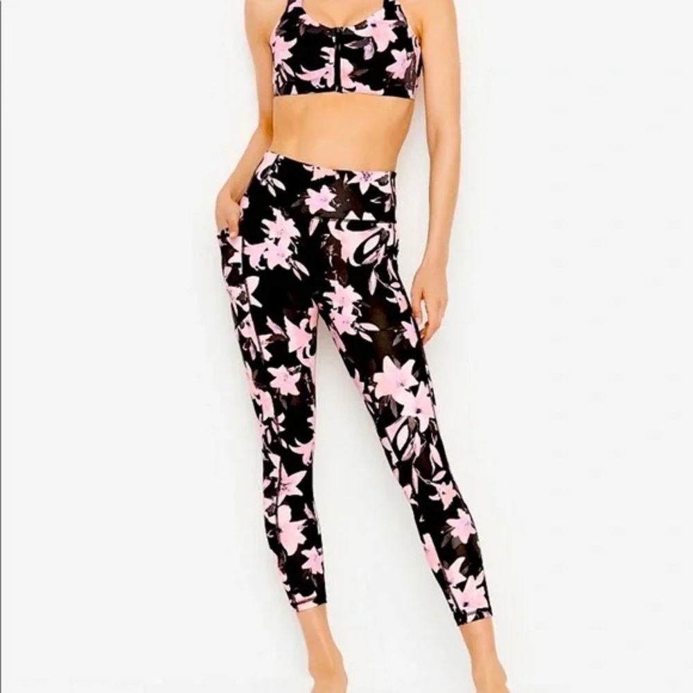 NWT Victoria’s Secret Leggings Size 6